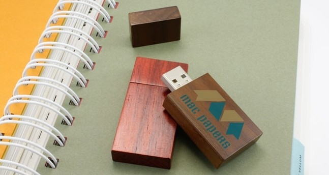 Customized Rectangle 4GB Storage Wood USB Flash Drive USB 2.0 Sticks 11 MB/s