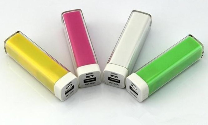 2600mAh Power Bank Charger Lipstick Portable Emergency External Battery Charger for Galaxy i9500 i9300 Note2 N7100 iphon