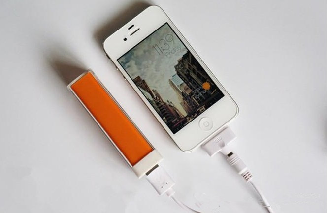 2600mAh Power Bank Charger Lipstick Portable Emergency External Battery Charger for Galaxy i9500 i9300 Note2 N7100 iphon