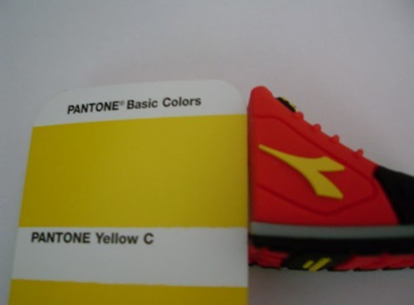  2GB / 4GB / 8GB RED Sport  Shoes Shape USB Flash Drive Pen Drive Memory Stick 