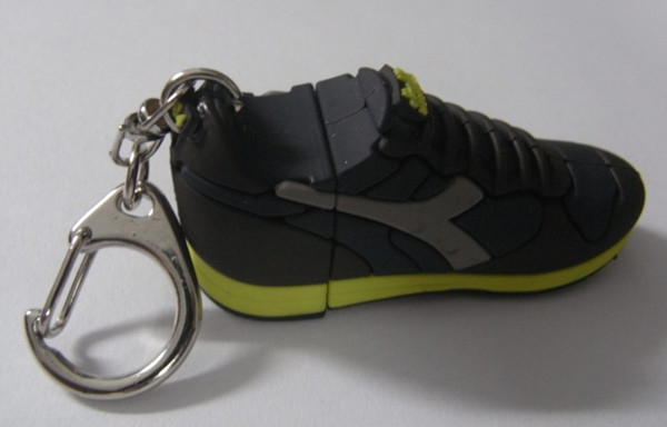 4GB/ 8GB Sport Shoe Shaped USB Keys / Customized Sport shoes USB memory / Pen Drive