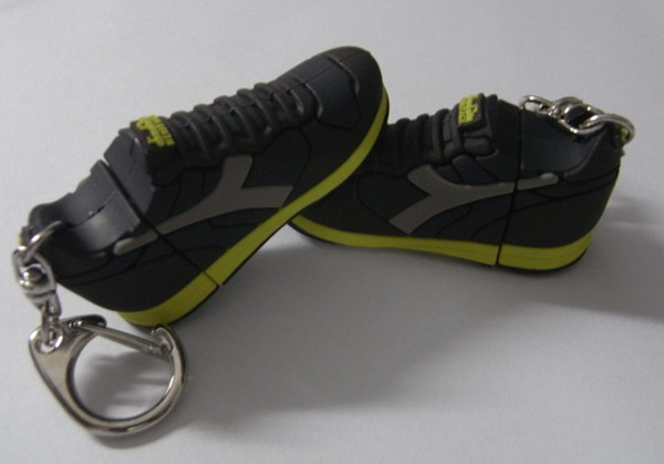 4GB/ 8GB Sport Shoe Shaped USB Keys / Customized Sport shoes USB memory / Pen Drive