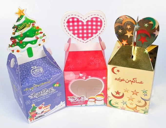 Smart Custom Gift Packaging For Children , Portable Paper Candy Box With Handles