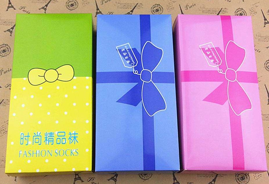 Lingeries Custom Paper Packaging Box , Bra Packaging Box Matt Coating Finishing