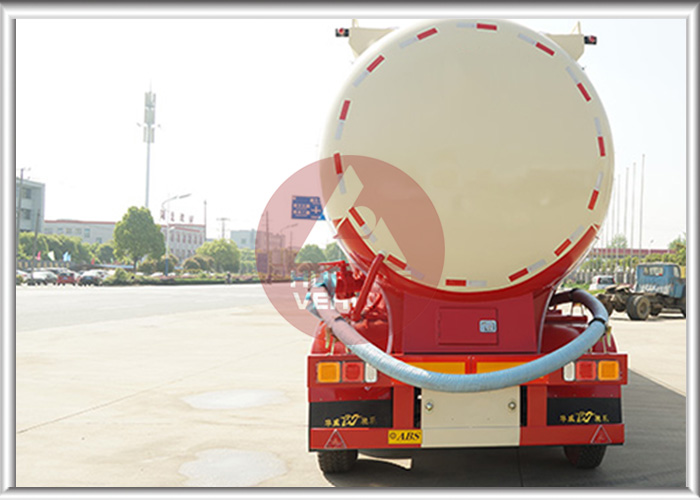 Large Capacity Dry Bulk Trailer 3 Ton Heavy Load Double V Shape Environmentally Friendly