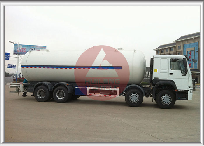 HOWO Chassis LPG Semi Trailer Dual Layer Structure Turbo Charged Engine
