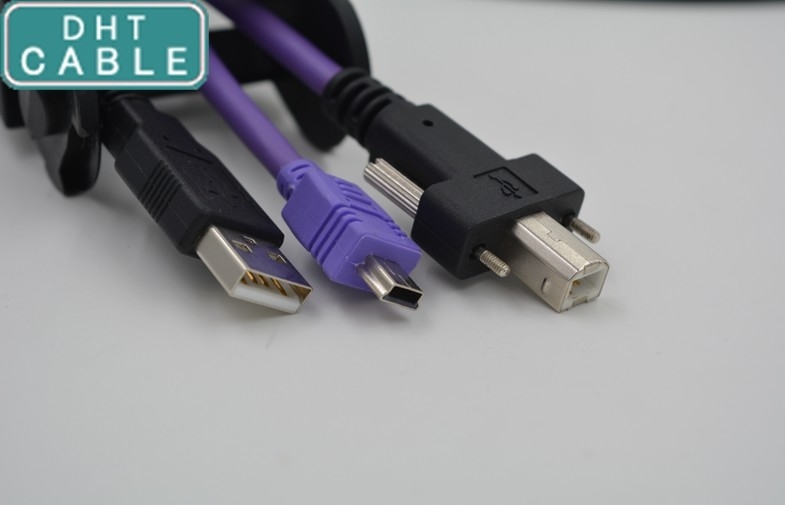 China Hoog-Flex Ononderbroken Flex de Kabelassemblage die van USB Hoeken met Beschikbaar Schroefsluiten vormen leverancier 