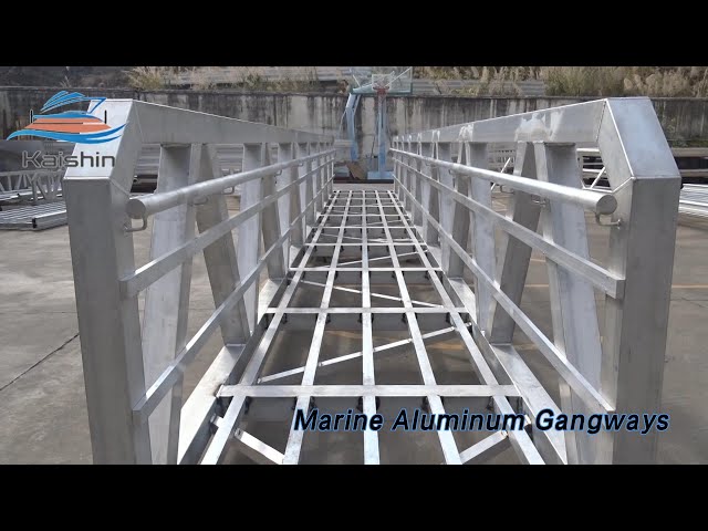 Movable Marine Aluminum Gangways Floating Dock Stable With Waterproof Decking