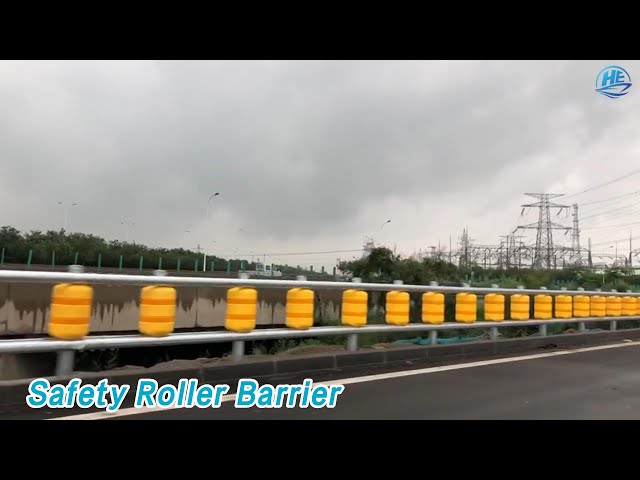 Road Safety Roller Barrier Absorbing Shock PU / EVA Light Excellent Elasticity