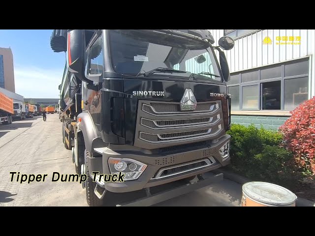 50 Tons Tipper Dump Truck 400Hp 8 x 4 Euro 2 Black For Mining