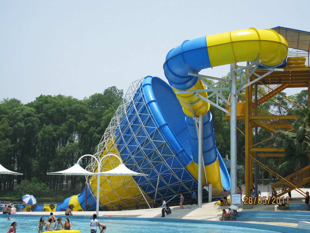 Water park construction is a complex engineering project involving many factors.插图1