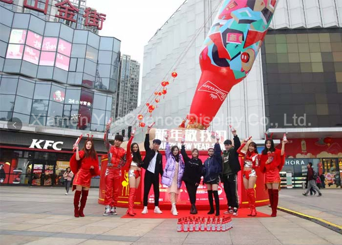 Red Color Customized Shopping Centre Decorations Fiberglass Beer Bottle Statue